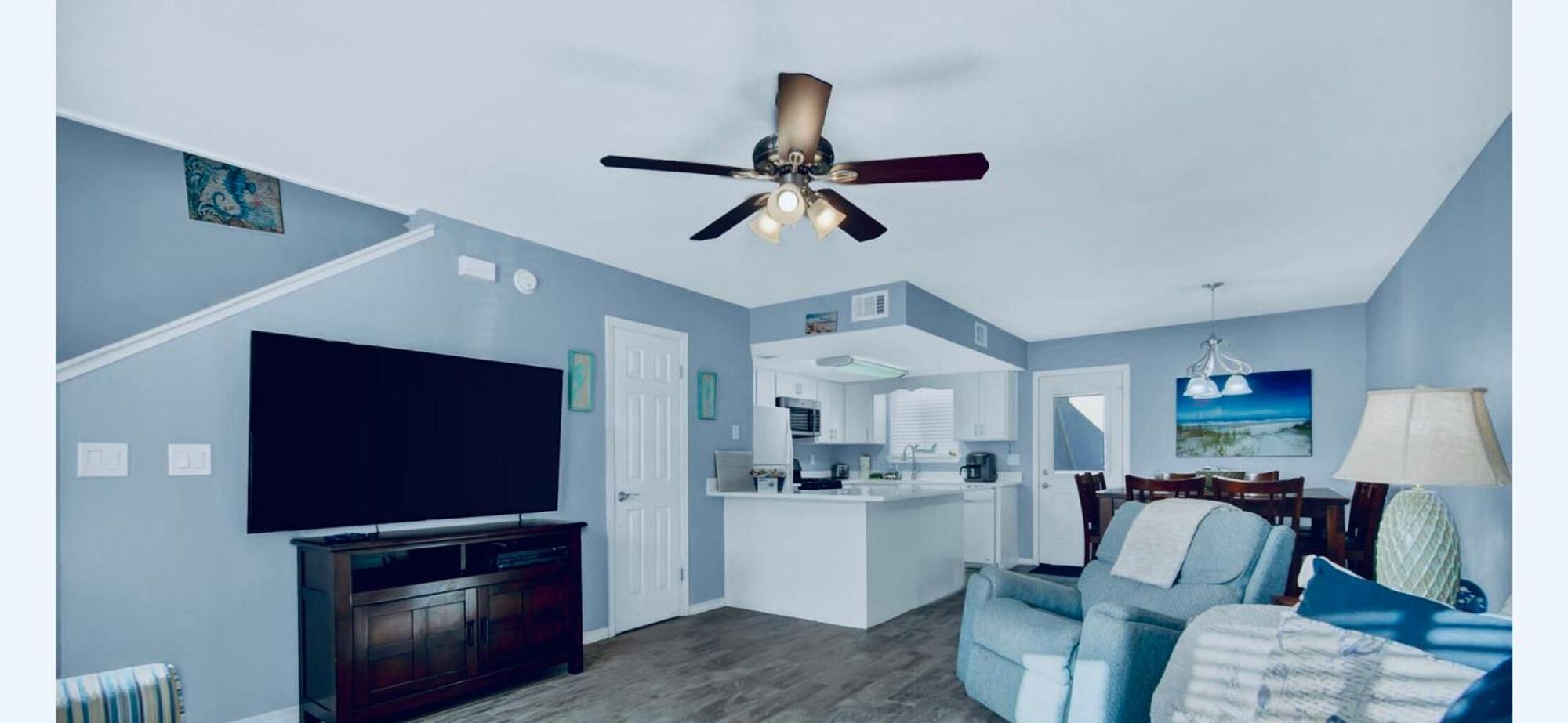 Sea Horsing Around 2 Bedroom 1.5 Bath Sleeps 8